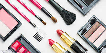 目元、口元などの化粧品